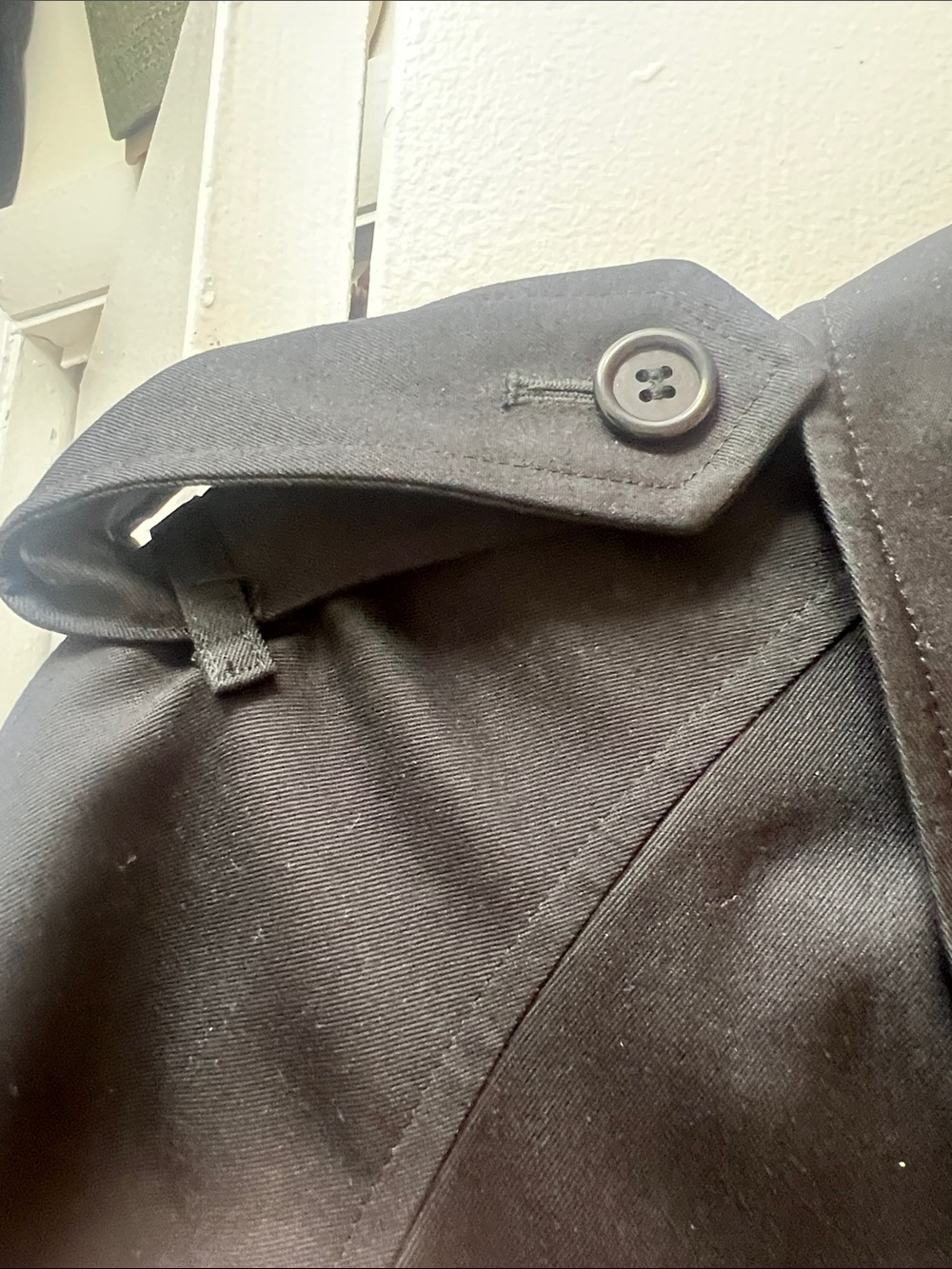 Burberry Heritage Waterloo Trench Coat Black EUC M 50” duster trench coat - Picture 14 of 14
